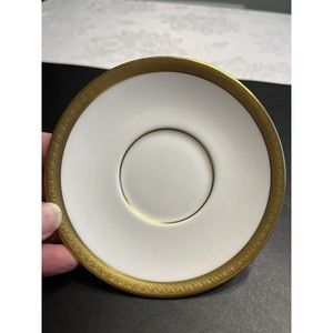 Royal Doulton China - Royal Gold - Set of 5 Saucer Plates (no cups)